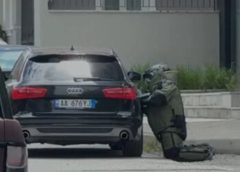 Alarm në Korçë: Lagjja 18 e rrethuar, policia kontrollon automjetin pas dyshimeve për eksploziv