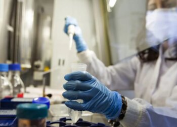 Alarm në Sardenjë, autoritetet shëndetësore izolojnë një person të dyshuar i infektuar me Ebola