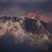 Alpinisti amerikan, 36-vjeçari, thyen rekordin botëror duke ngjitur Everestin në më pak se 10 orë