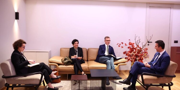 Ambasadori i BE-së takon Prokurorin e Përgjithshëm Gonzato: Bashkëpunim me KPL për standarde etike të larta