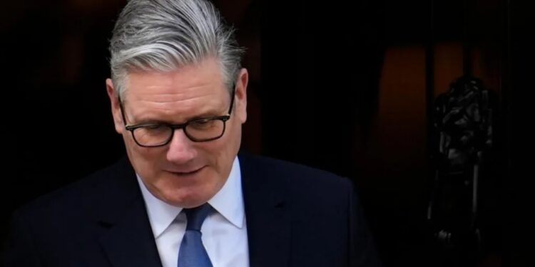 Analiza e BBC: Lidershipi i Keir Starmer nën presion, rriten thirrjet për sfidë në Partinë Laburiste