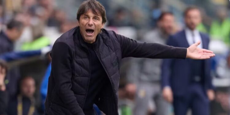 Antonio Conte i mundshëm në stolin e Napolit për një sezon të tretë; kërkesat në merkato dhe rinovimi