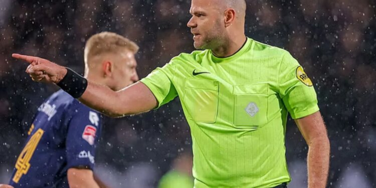Arrestohet dhe më pas lirohet: historia e arbitrit Dieperink që FIFA e lë jashtë Botërorit