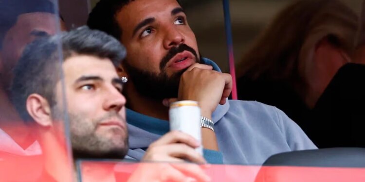 Arsenal vs PSG: Reperi Drake i fut dridhmat Topçinjve me bastin e tij të çmendur 1.5 milion dollarësh