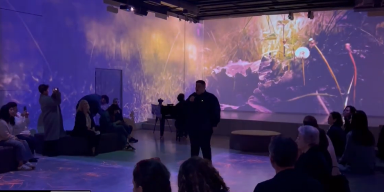 Arti që dëgjohet: ekspozita multimediale në Korçë sjell artin përmes tingullit dhe ndjesive