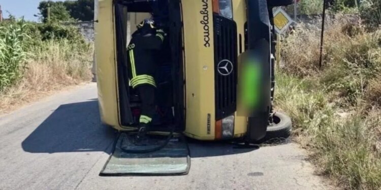 Autobusi i shkollës përplaset me një makinë në Siçili; 13 të plagosur, dy nxënës në gjendje të rëndë