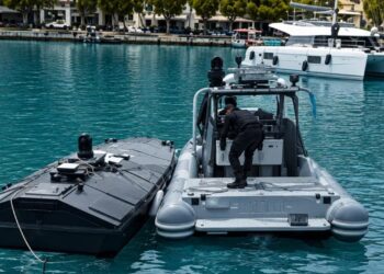Autoritetet greke hedhin në erë dronin detar misterioz të mbushur me eksplozivë në Lefkada