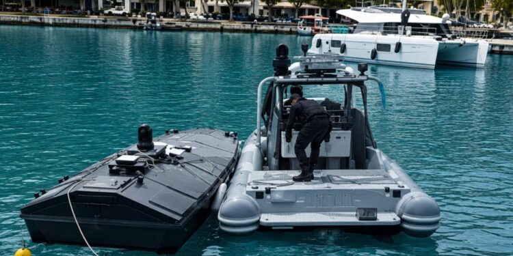 Autoritetet greke hedhin në erë dronin detar misterioz të mbushur me eksplozivë në Lefkada