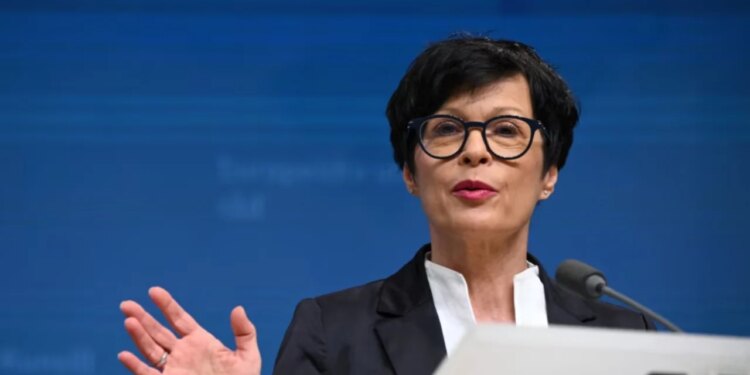 BE sqaron situatën me fondet për Serbinë, Marta Kos: Nuk ka ngrirje formale, as pagesa të reja