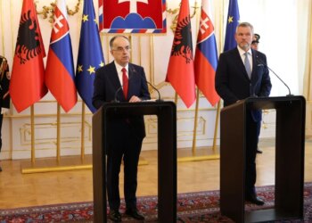 Begaj takim me homologun Peter Pellegrini në Sllovaki, mirënjohës për mbështetjen ndaj Shqipërisë për anëtarësimin në BE