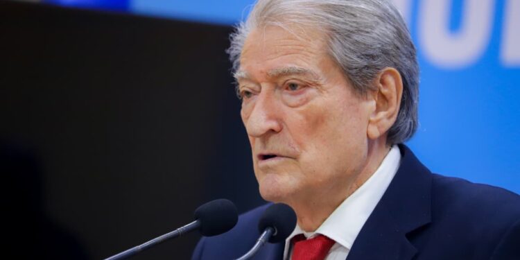 Berisha djeg pushimet verore për opozitën; flet për planet e PD dhe zgjedhjet e brendshme si proces demokratik