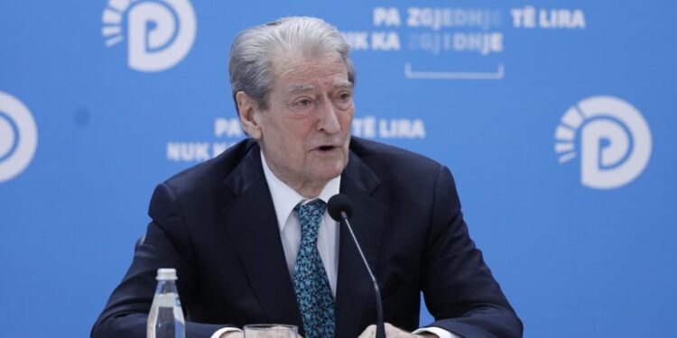 Berisha i kënaqur me raportin e BE, kreu PD thekson: Hija e zezë e korrupsionit në çdo rresht