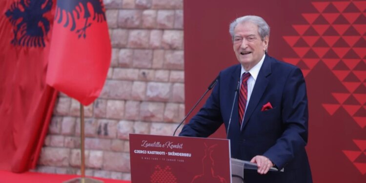 Berisha në Krujë me demokratët përkujton Skënderbeun dhe sulmon qeverinë: Rama është Hamzai
