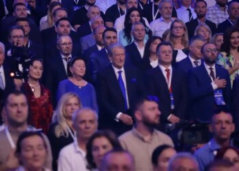 Berisha spastron Këshillin Kombëtar PD: Deda, Kapexhiu, Bumçi e Imami, dhjetëra emra të njohur demokratë mbetën jashtë listës