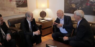 Berisha takon ish-presidentin kroat Mesic: Të ndiqet çdo rrugë demokratike për t'u përballur me sfidat