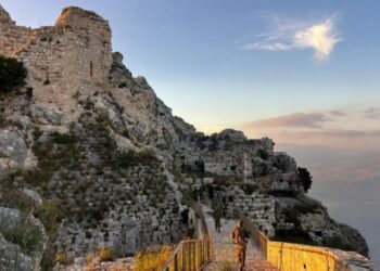 Bie fortesa strategjike, Izraeli pushton Kështjellën Beaufort dhe zgjeron ofensivën tokësore në jug të Libanit