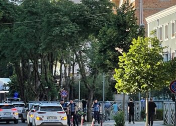 Bie zjarr në Drejtorinë e Policisë Tiranë, shkëndija elektrike i vë flakën sallës së network-ut