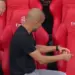 Biseda virale me njeriun fantazme, Pep Guardiola zgjidh enigmën e madhe të momentit në stolin e ekipit