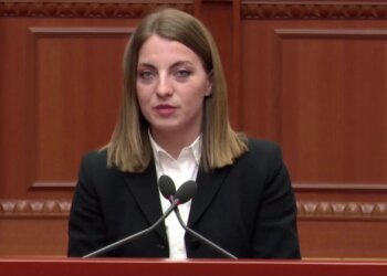 Censurohet fjala në gegnisht e deputetes së PS; Kuvendi: Shqipja standarde në procesverbal, detyrim ligjor