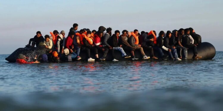 Çfarë planifikohet nga Britania dhe vendet europiane me 'dorë të hekurt' për largimin e emigrantëve të paligjshëm