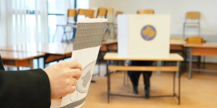 Cilat parti garojnë në zgjedhjet e parakohshme parlamentare në Kosovë