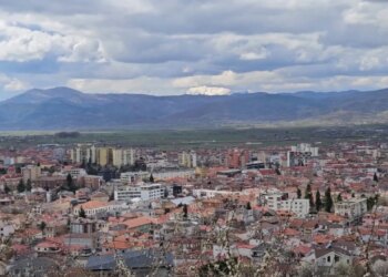 Çmimet e banesave në Korçë rriten; apartamentet deri 1350 €/m², tregu imobiliar po i largon çiftet e reja