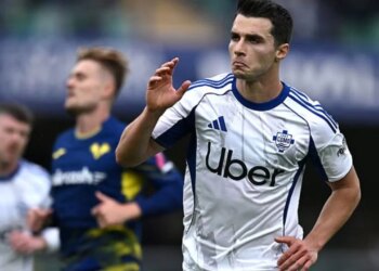 Como fiton në Verona 1-0 dhe Douvikas dërgon Fabregasin në Europë