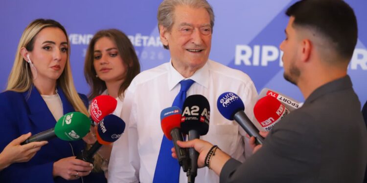 Deklarata Merz në PD, Berisha reagon: Zgjidhni kryetar të ri, kam ide kush mund të jetë; Sugjerime, kritika