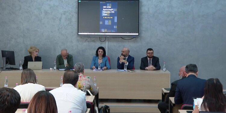 Depolarizimi politik dhe social: Simpoziumi i Fakultetit të Histori-Filologji në bashkëpunim me Bashkimin Europian