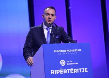 Deputeti Balliu në Kuvendin Kombëtar: Do ta fitojmë betejën për Shqipërinë; institucionet janë kapur, protesta mbetet lirë