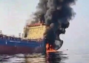 Dëshmia e të mbijetuarit pas goditjes: Marinarët, viktimat e pafajshme të Hormuzit; thuajse humba ndjenjat
