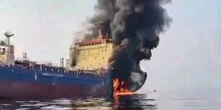 Dëshmia e të mbijetuarit pas goditjes: Marinarët, viktimat e pafajshme të Hormuzit; thuajse humba ndjenjat
