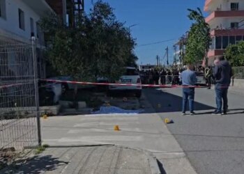 Dhimbje dhe lot në Durrës: një nga viktimat dhe i plagosuri, kushërinj të parë, po luanin pranë shtëpisë