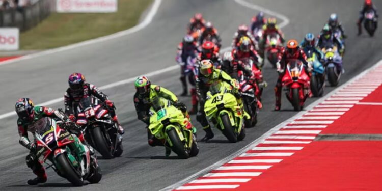 Di Giannantonio fiton garën e MotoGP në Barcelonë; Acosta rrëzohet në xhiron e fundit