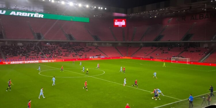 Dinamo mund pastër Vllazninë dhe i jep shkodranëve shuplakë të rëndë për titullin kampion