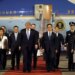 Donald Trump mbërrin në Kinë për një takim me rrezik të lartë me Xi Jinping, pritet nga zëvendëspresidenti