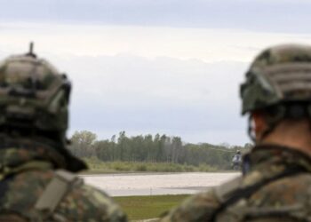 Dy ushtarë gjermanë sulmohen verbalisht dhe fizikisht në Holandë; agresorët e maskuar brohorisnin slogane anti-NATO