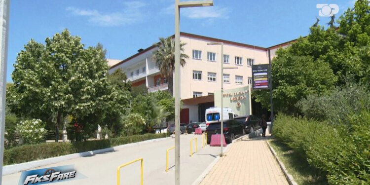 E operuan 10 vjet më parë; sot plaga i rrjedh dhe askush nuk e trajton — 50-vjeçarja në Vlorë