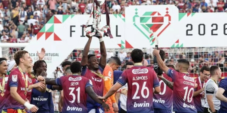 E pabesueshme në Kupën e Portugalisë: Sporting mposhtet në finale nga skuadër e Divizionit të Dytë