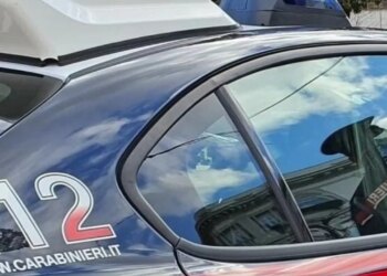 E rëndë në Itali, babai godet dy herë me thikë djalin 12-vjeçar e më pas përpiqet të vetëvritet