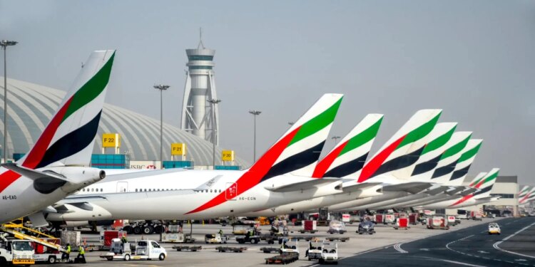 Emiratet e Bashkuara Arabe heqin kufizimet ajrore pas sulmeve iraniane; fluturimet pritet të nisin normalisht