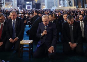 Erdogan lexon Kuranin në Aja Sofia për rënien e Kostandinopojës; marshime, lutje dhe ngjarje masive në Turqi