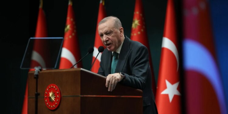 Erdogan ndërhyn në krizën SHBA-Iran, mbështet marrëveshjen dhe hapjen e Hormuzit