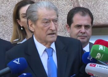Farsa më e shëmtuar ndonjëherë — Me Komisionin e Venecias, Berisha: Tregova për armiqësinë e institucioneve me opozitën