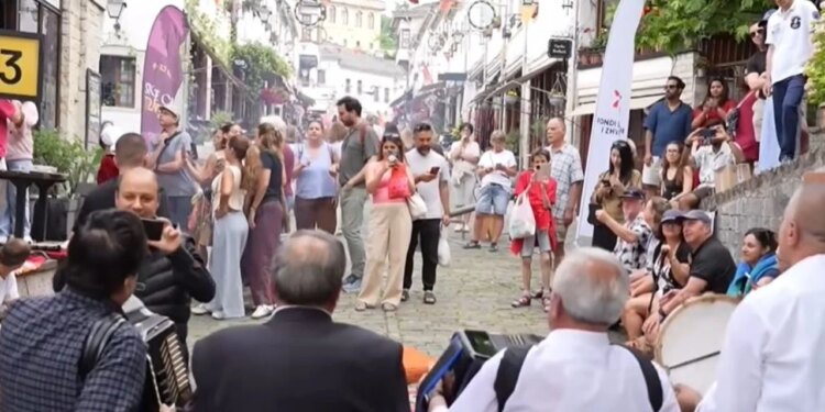 Festë në Sokak, Gjirokastra ndez netët e verës me muzikë, traditë dhe polifoni