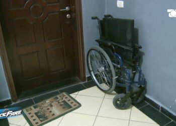 Fiks Fare/ Mes lotësh e sakrificash, nëna e vetme që lufton për dy djemtë e sëmurë kërkon shtëpi