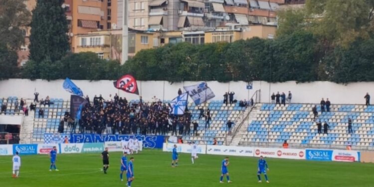 Fitore e florinjtë e Tiranës: bardheblutë mposhtin Teutën dhe e fusin në vallen e mbijetesës