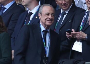 Florentino, ti je fajtori, forcat e sigurisë nxitojnë të heqin banderolën kundër presidentit në Santiago Bernabeu