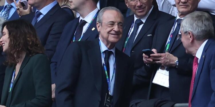 Florentino, ti je fajtori, forcat e sigurisë nxitojnë të heqin banderolën kundër presidentit në Santiago Bernabeu