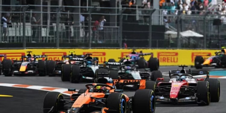Formula 1/ McLaren realizon dopietë në Garën Sprint të Miami me Norris dhe Piastri; Leclerc në podium